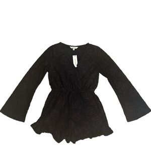 🆕 Francesca's Black LongSleeve Velvet Floral Lace Detail Romper Size XS